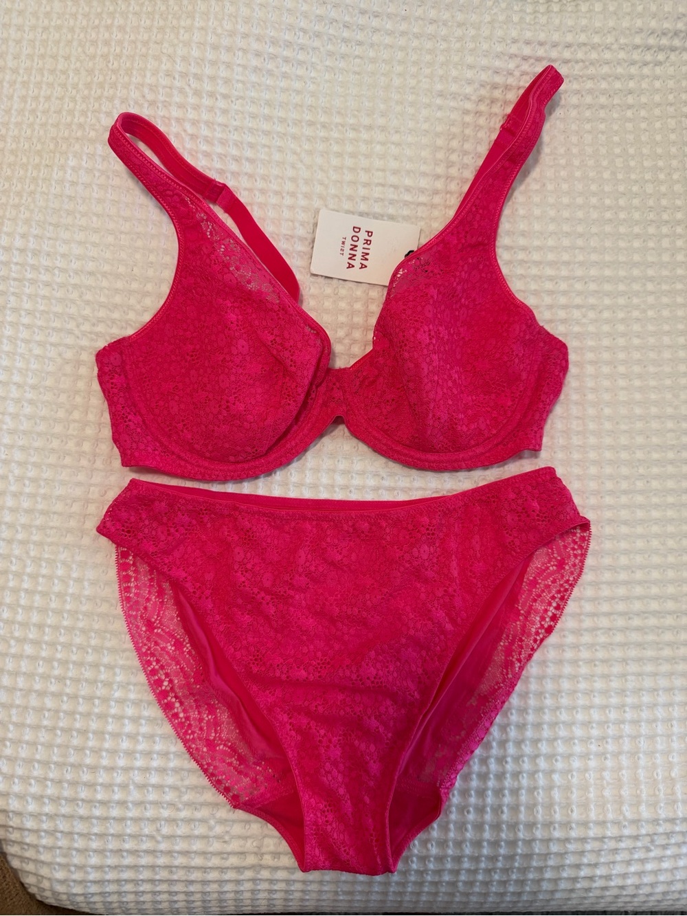 NWT Prima Donna Twist Hot Pink Epirus Lace Underwire Bra & Brief Set
